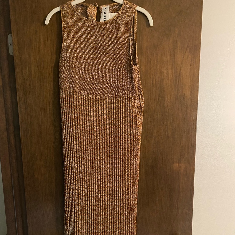 Women’s Sleeveless Dress
